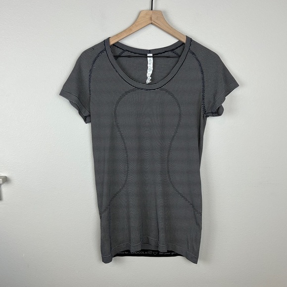 Lululemon Swiftly Tech Short Sleeve Tee Hyper Stripe Black - Picture 2 of 4